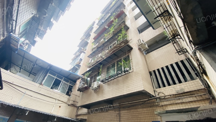 长荣街178号外景图