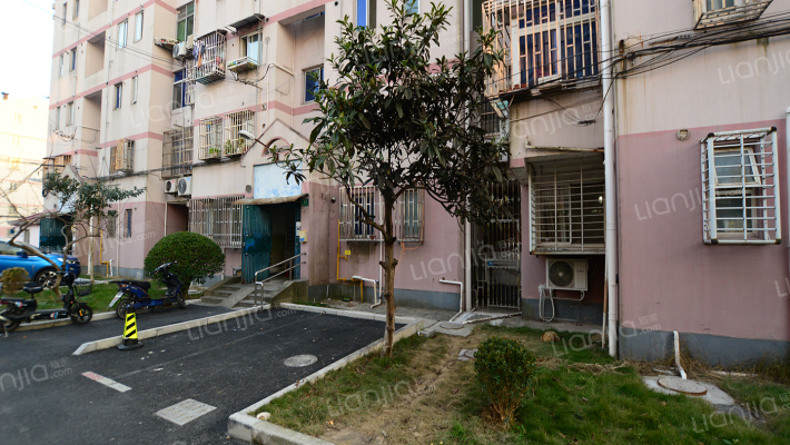 葡萄园新村外景图