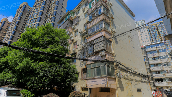 供电公司退休职工宿舍外景图