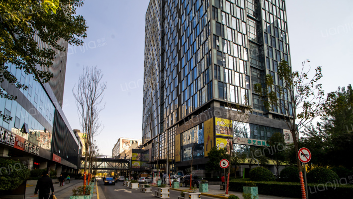 绿地之窗云峰座外景图