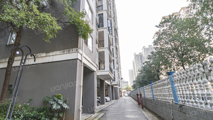 双龙警苑外景图