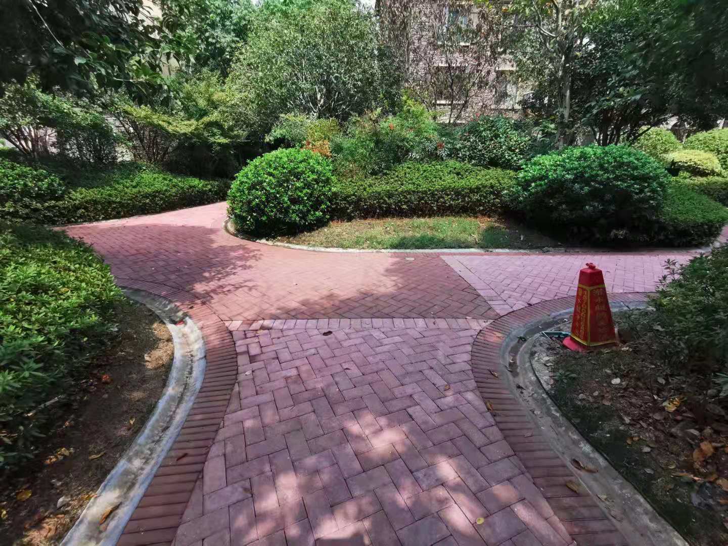 融科瑷骊山小区实景 25