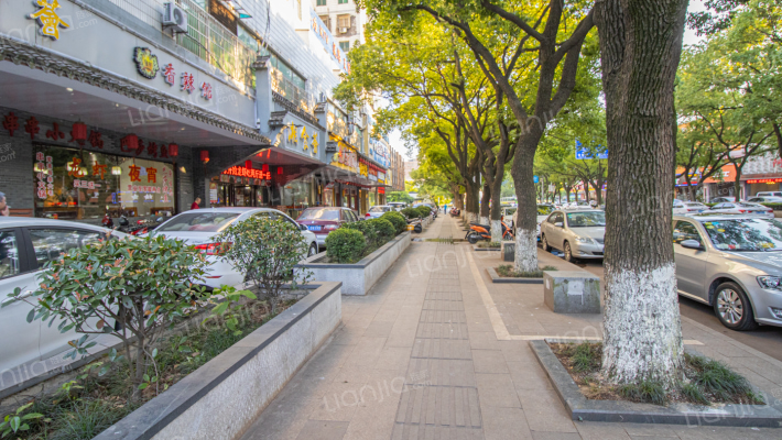 皇冠大厦外景图