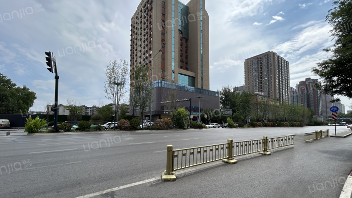 天然大厦外景图