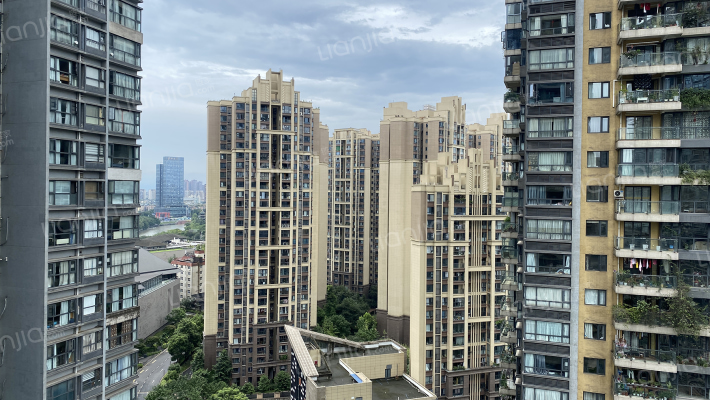 川大与文里外景图