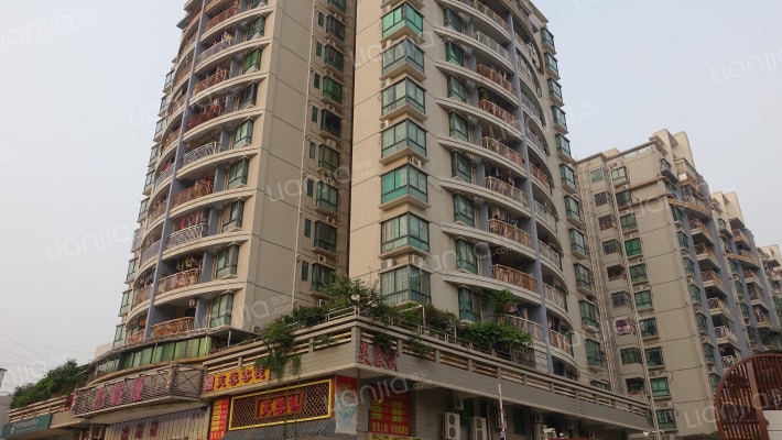 边防布心住宅区外景图