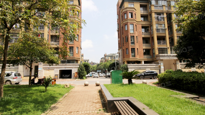 家景莱卡小镇外景图