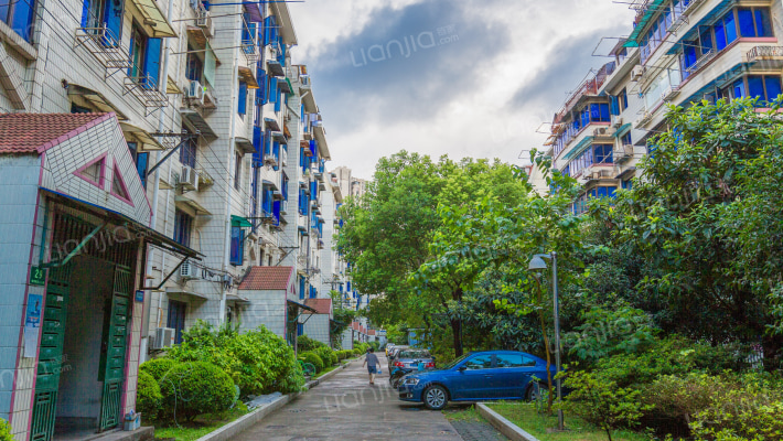 海杨公寓外景图