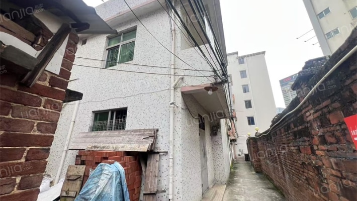 新基三家村外景图