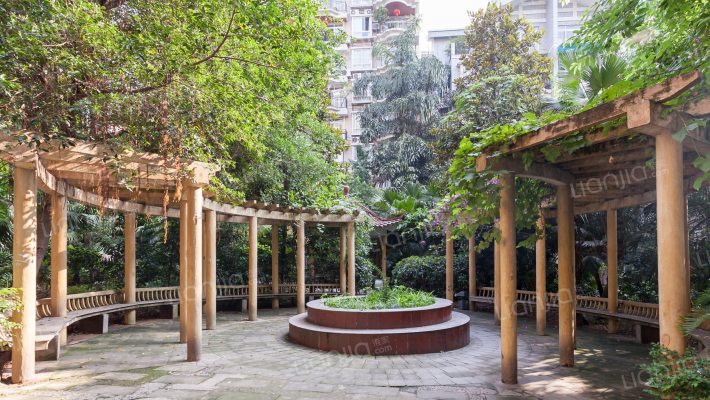 碧泉花园外景图