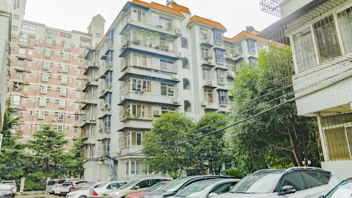 湖北省出版社宿舍外景图