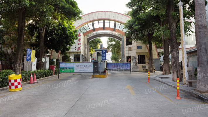 东芳山庄外景图