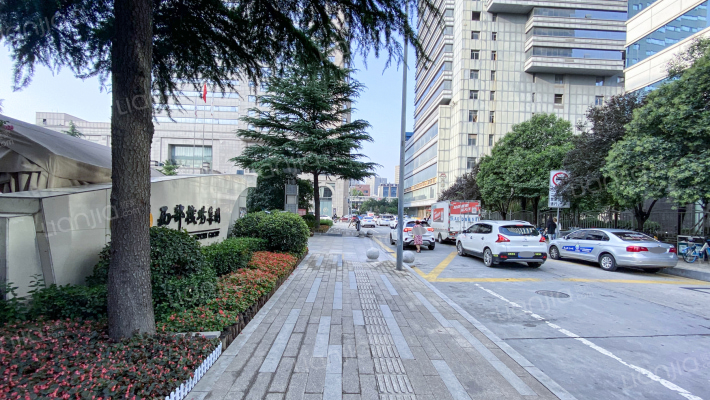 西部国际广场外景图