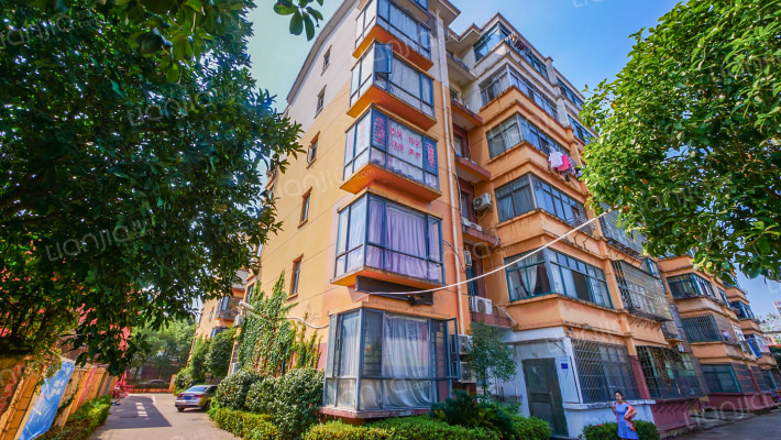 桂花苑小区外景图