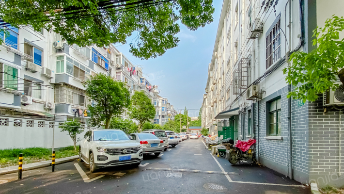 白云新村外景图