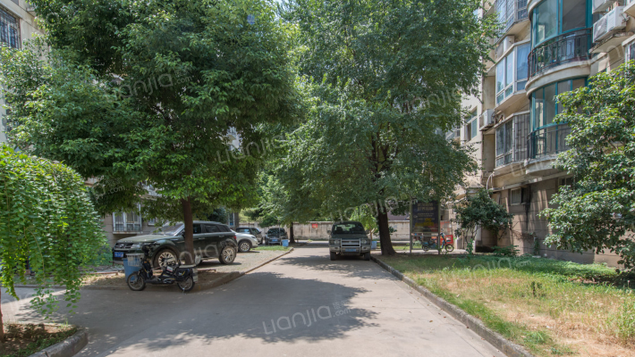 安六小区外景图