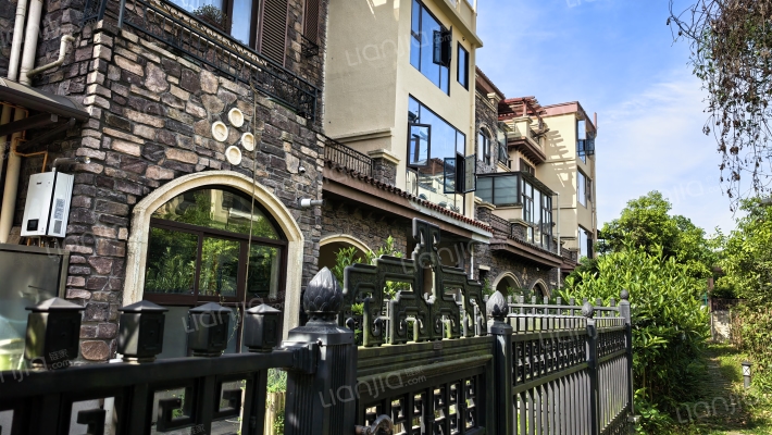 东原湖光樾墅外景图