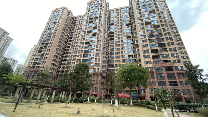 西岸翠景外景图