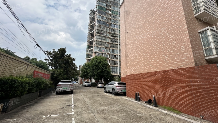 嘉乐富小区外景图