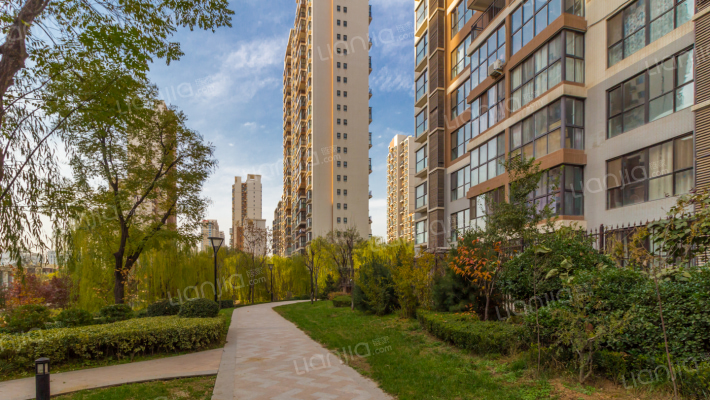 富力城南区外景图