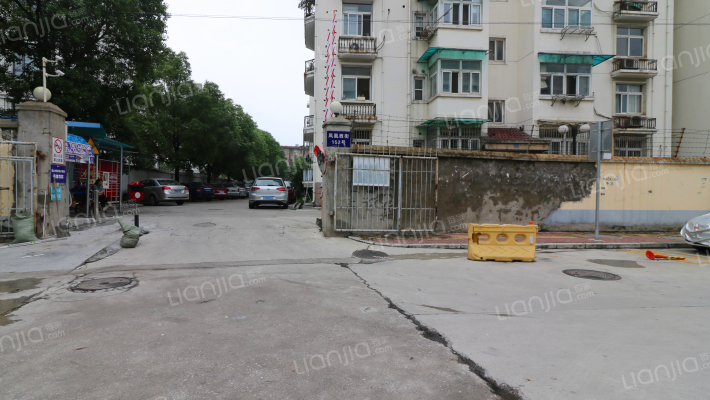 凤凰西街152号外景图