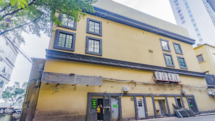 八旗二马路外景图