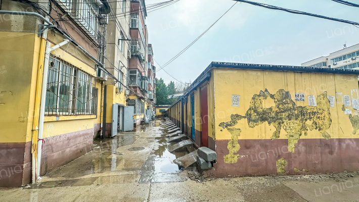 长清县医药公司住宅楼外景图