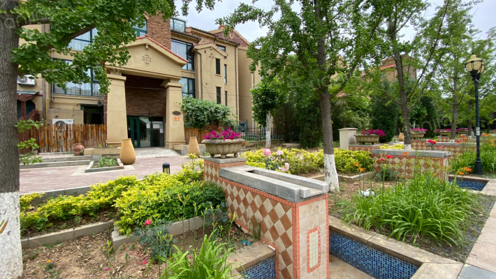 海阔水岸花墅外景图