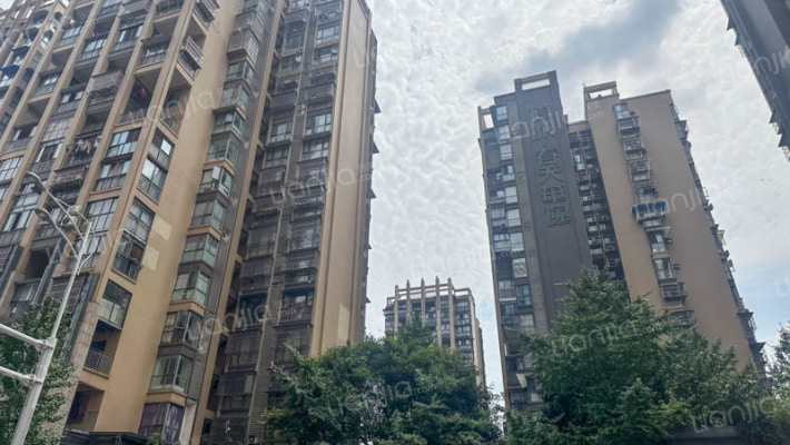 春天华逸外景图