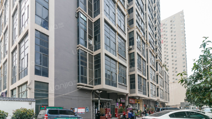 首秀一期外景图