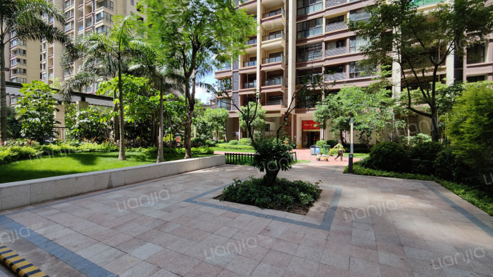 清泉城市广场外景图