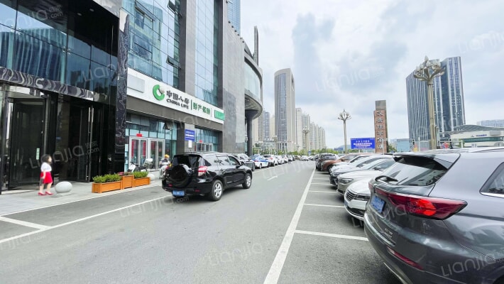 金融101大厦外景图