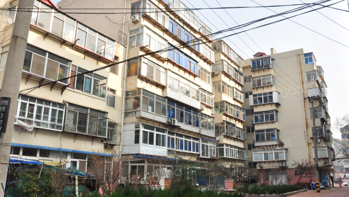 西南关街外景图