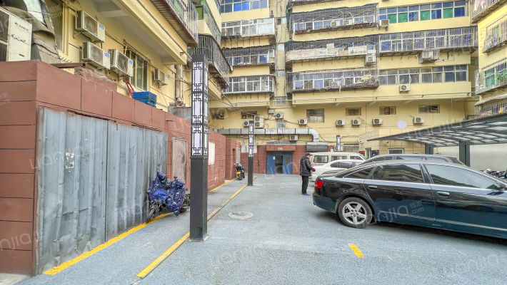 东厅门29号院外景图