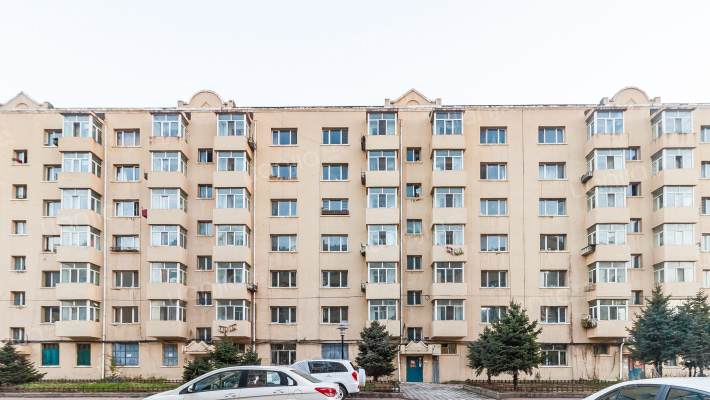 阿城继电器厂家属楼外景图