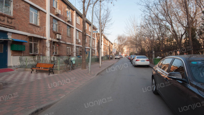 体院宿舍外景图