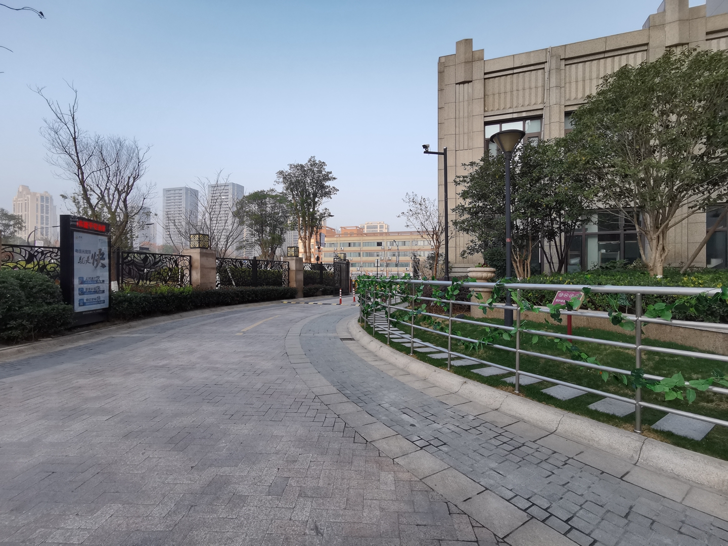 Lixiang Yintaicheng compound photo 13