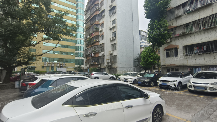 前进街住宅外景图