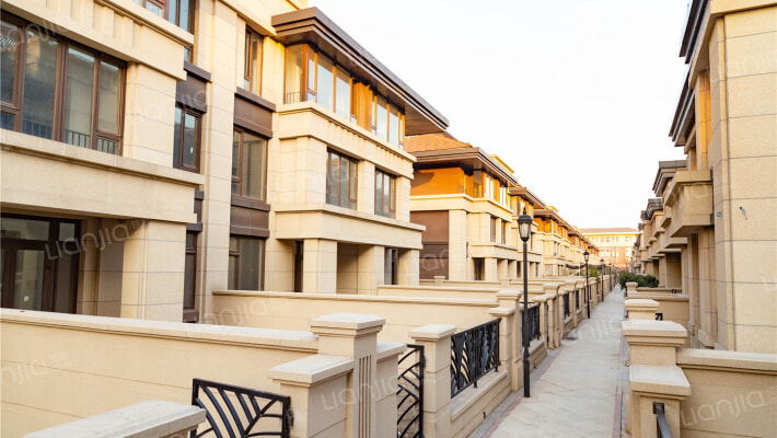 企鹅先生的别墅外景图