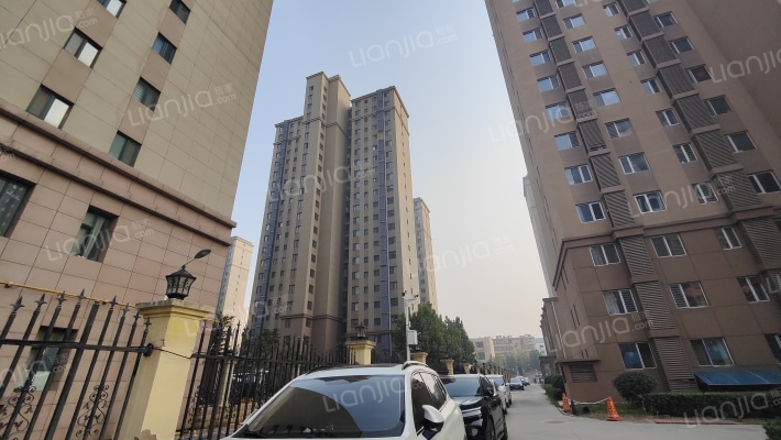 东三庄生活小区外景图