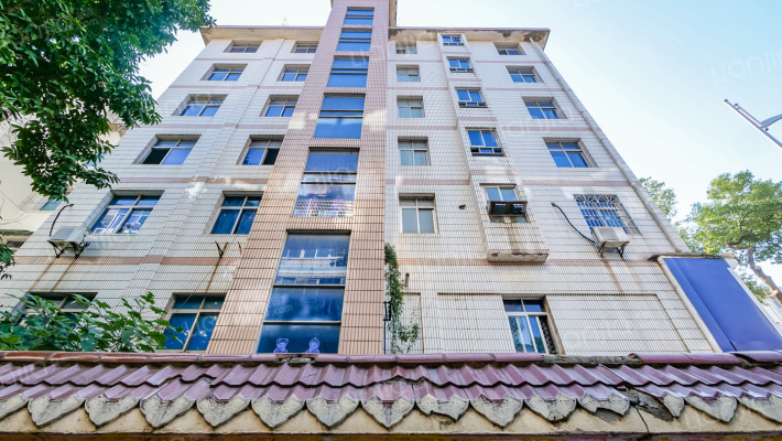 解放路牌头外景图