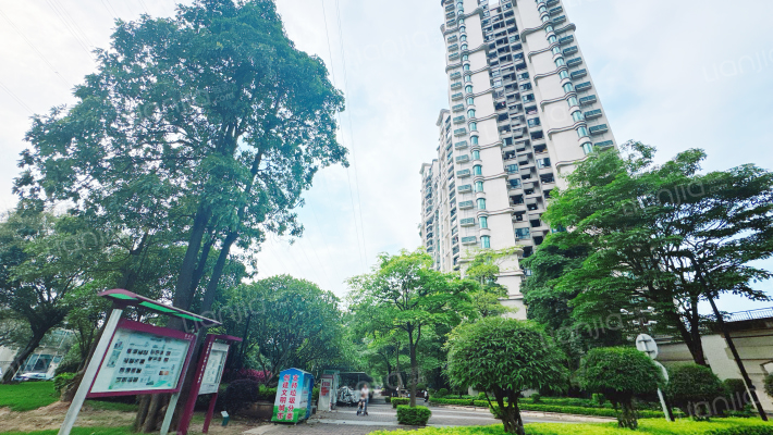 南湖半山东苑外景图