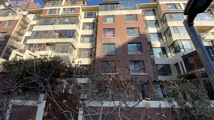 富海云天外景图