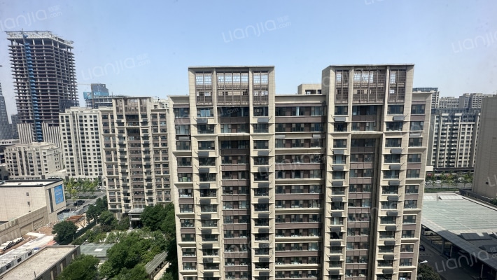 绿地IFC中央公馆二区外景图