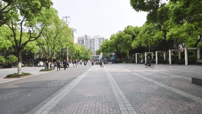 青杉路200弄外景图