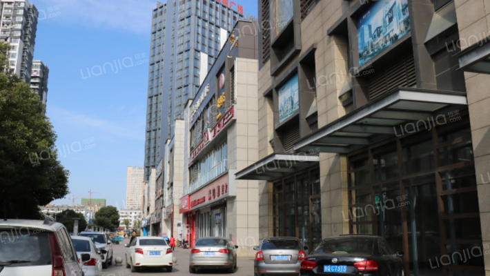 西城衣食汇商业街外景图