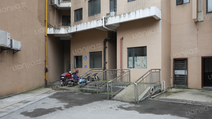 万芙锦城外景图