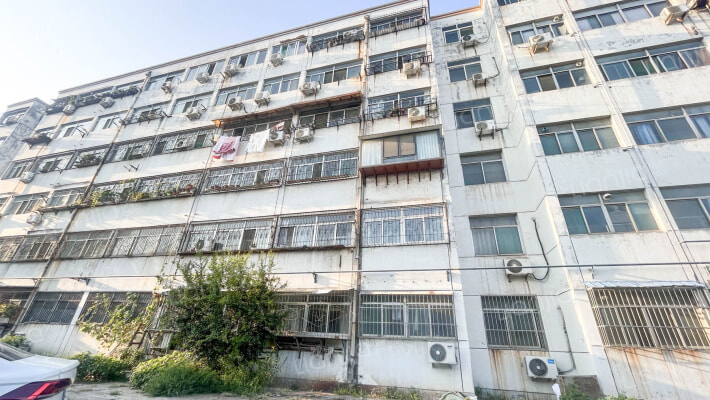 水泥厂宿舍外景图