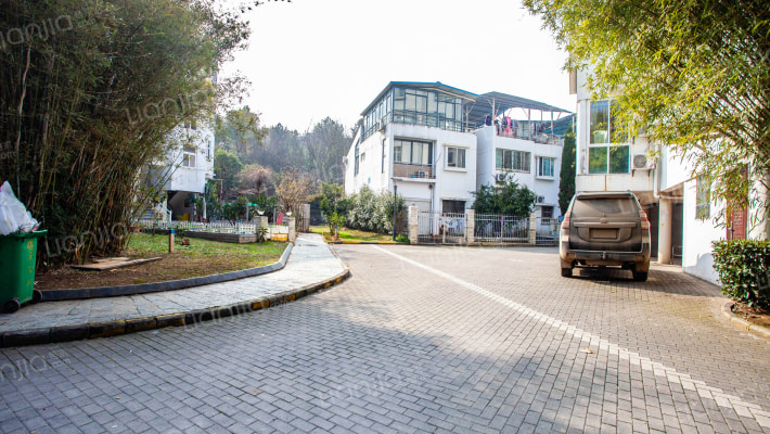 梅南山居外景图