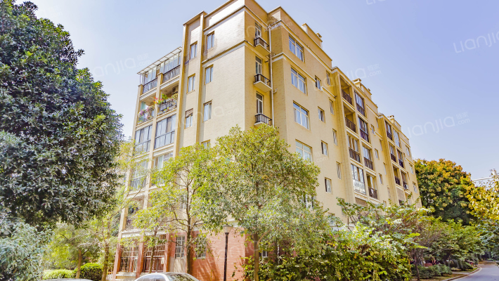 日月山水东区外景图